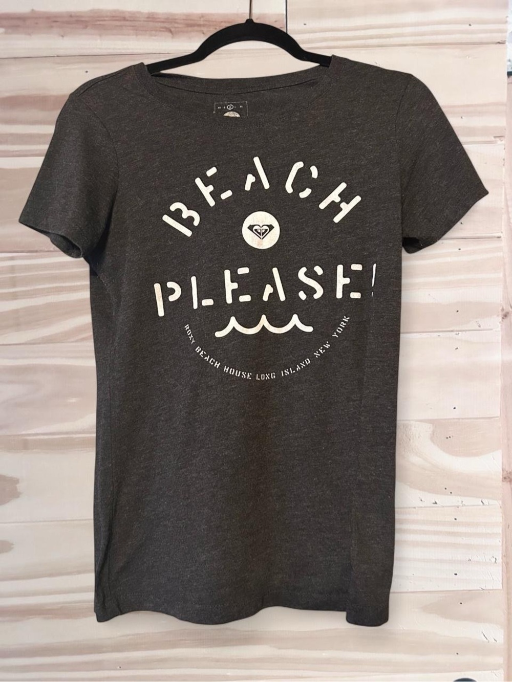 Vintage Roxy "Beach Please" graphic t-shirt in charcoal gray. Size M